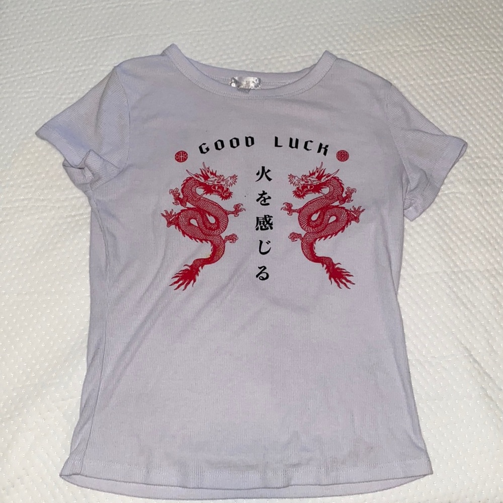 White fitted tee